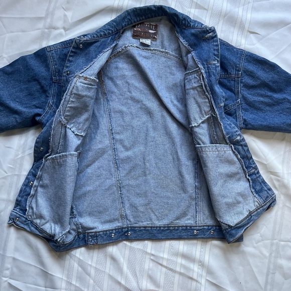 Vintage Jordache Oversized Denim Trucker Jacket Women’s Small Blue Button Down - Picture 11 of 12